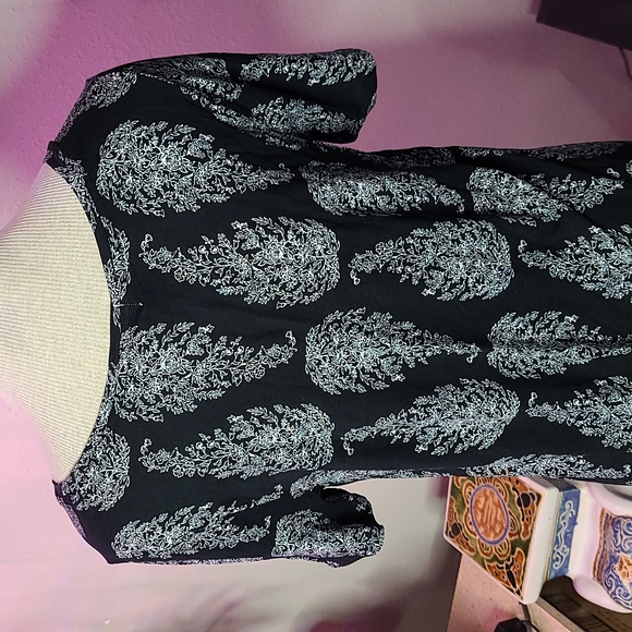 Old Navy T-shirt - Picture 7 of 8